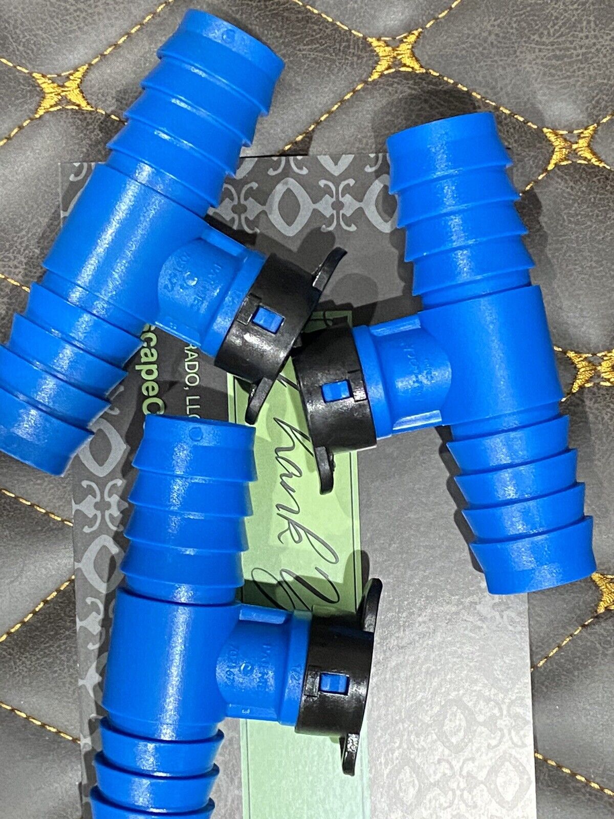 3X Hydro-Rain Blu-Lock Barbed Adapter Tee-Size:1" Barbed x 1/2" BL Swing